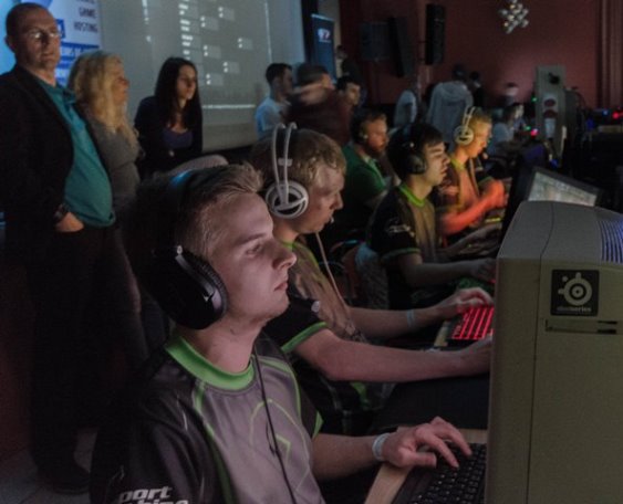 SDG battling at LanExperience 20
